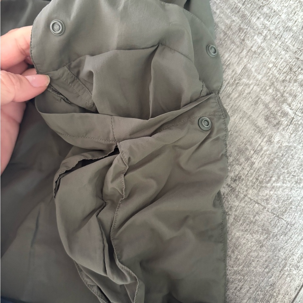 lululemon athletica Women's Green Cargo Pants - Picture 6 of 7